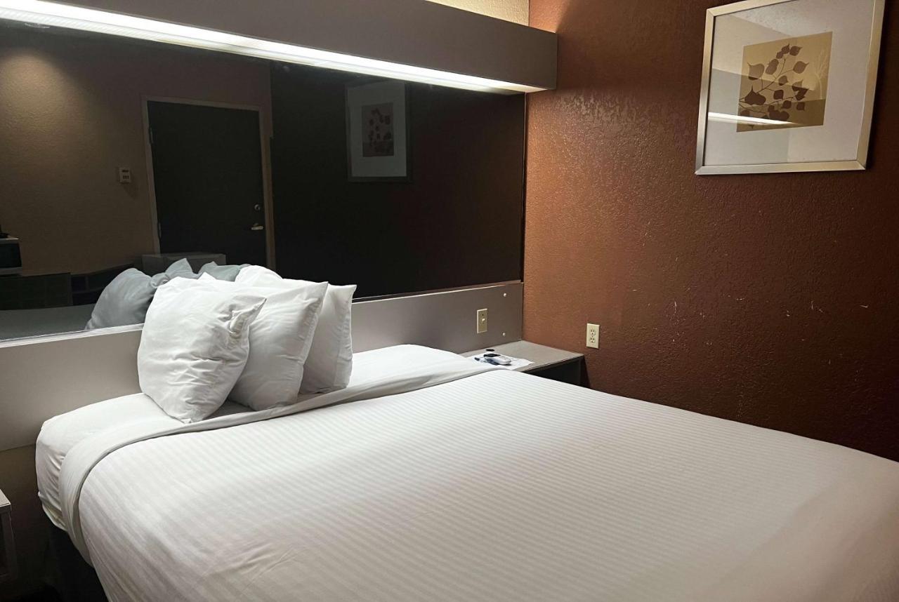 Microtel Inn & Suites By Wyndham Houston/Webster/Nasa/Clearlake Nassau Bay Eksteriør bilde